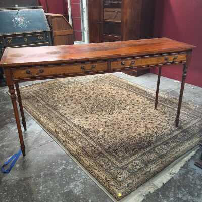 SERVING TABLE