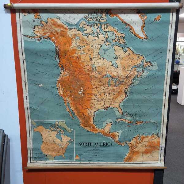 WALL MAP