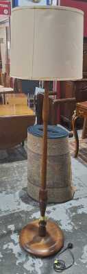 FLOOR LAMP