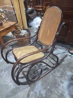 ROCKING CHAIR