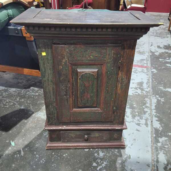 WALL CABINET