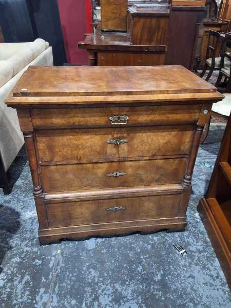 CHEST OF DRAWERS