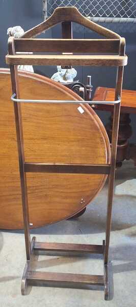 VALET STAND