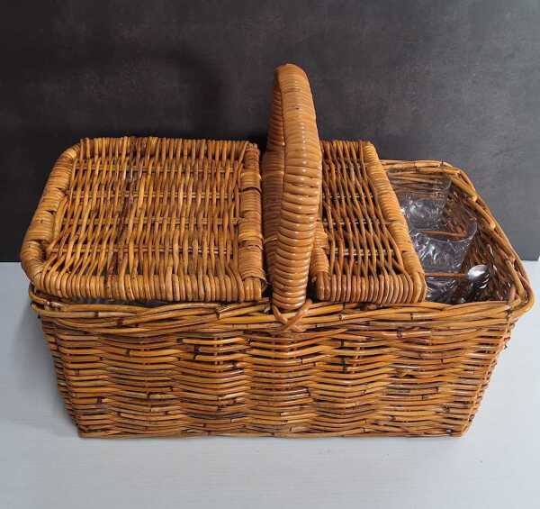 PICNIC HAMPER