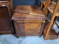 ENGLISH COMMODE