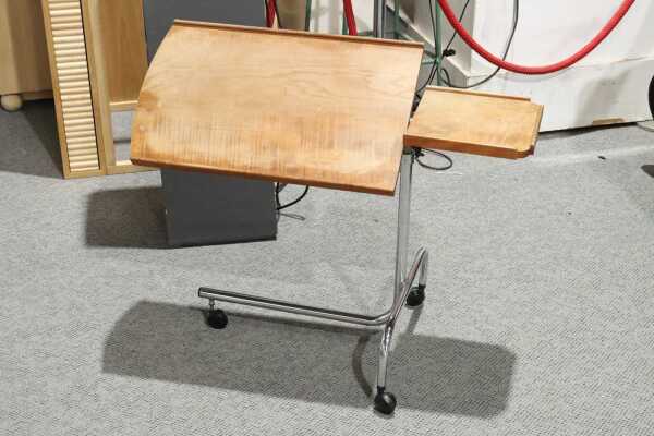 PORTABLE WORK DESK