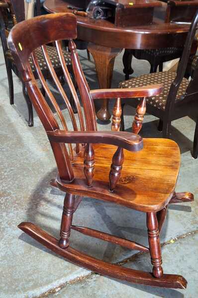 ROCKING CHAIR