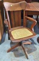 CAPTAINS CHAIR