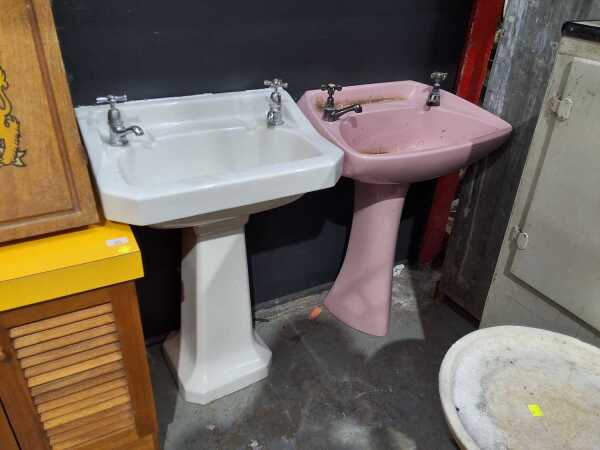 CERAMIC SINKS