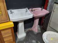 CERAMIC SINKS