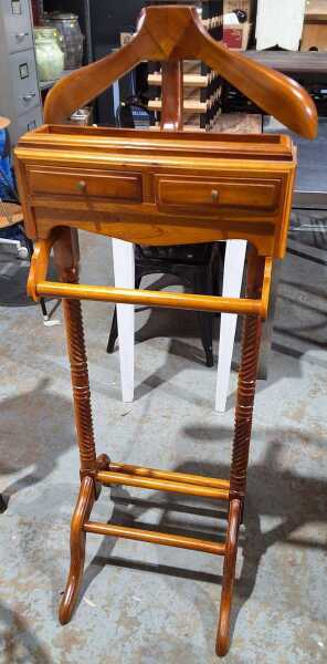 VALET STAND