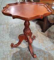 WINE TABLE