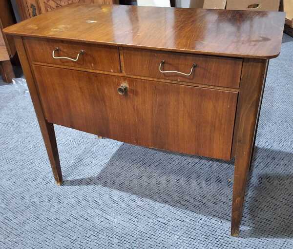 PETITE CABINET