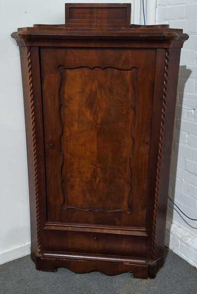 CORNER CABINET
