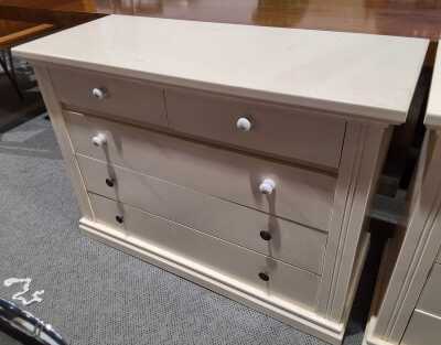 CHEST OF DRAWERS