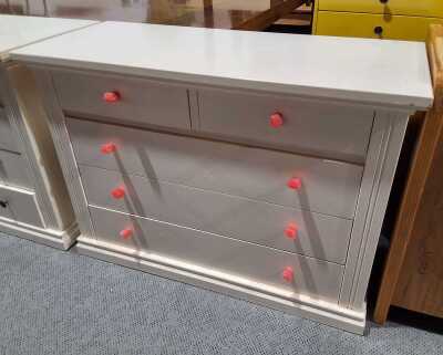 CHEST OF DRAWERS