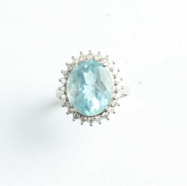 AQUAMARINE & DIAMOND RING