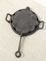 WAFFLE IRON - 2