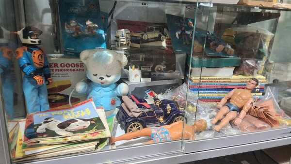 TOYS