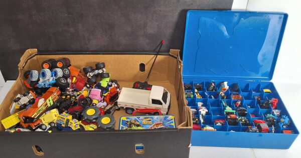 TOY CARS