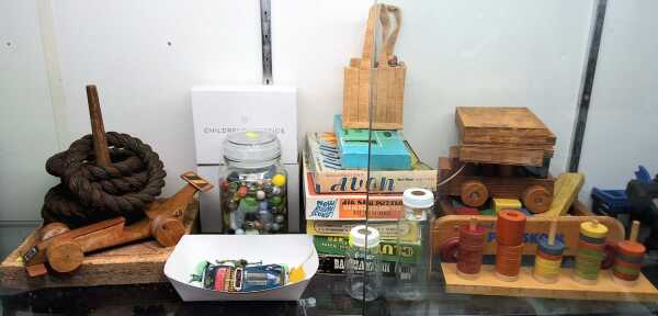 TOYS & GAMES