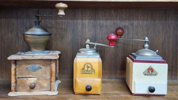 COFFEE GRINDERS