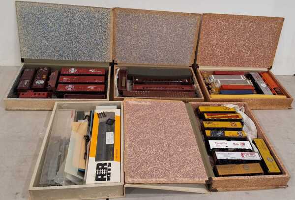 MODEL TRAINS