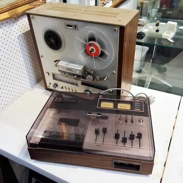 TAPE PLAYERS