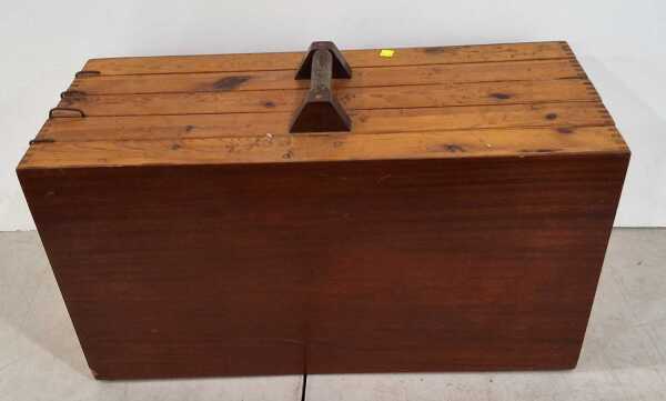 MODEL TRAIN TRANSPORT