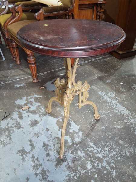 WINE TABLE