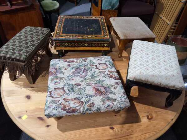 STOOLS