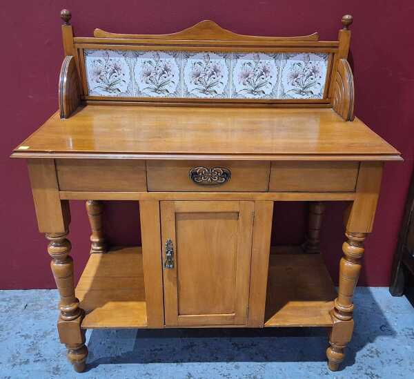 WASHSTAND