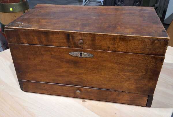 HUMIDOR
