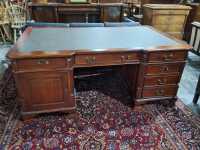 PARTNERS DESK