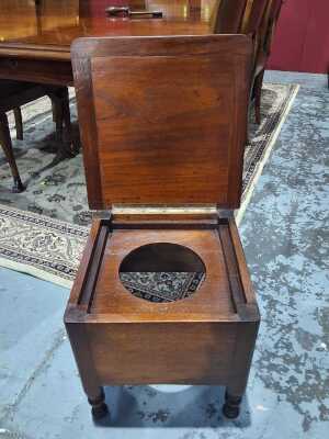 Commode