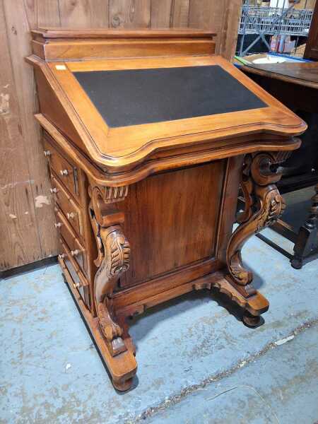 DAVENPORT DESK