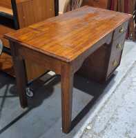 DESK - 3
