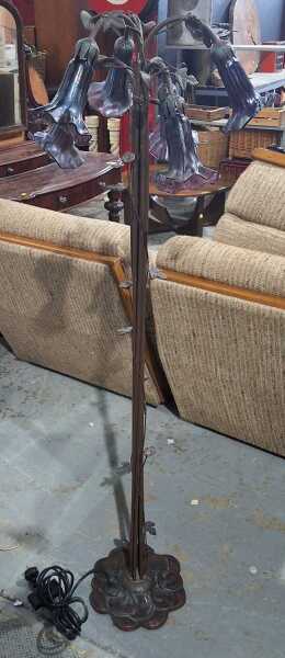 FLOOR LAMP