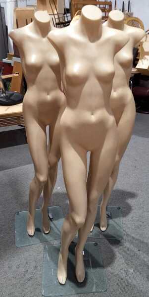 MANNEQUINS