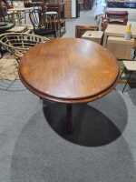 LOO TABLE