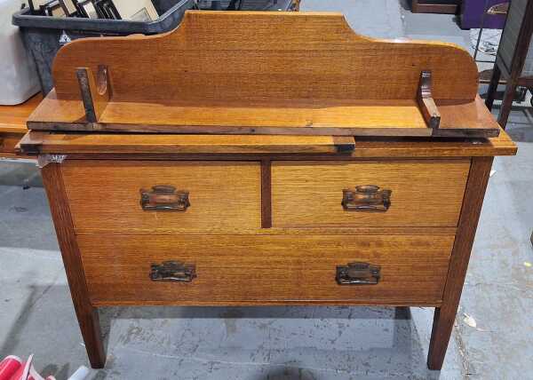 DRESSING TABLE
