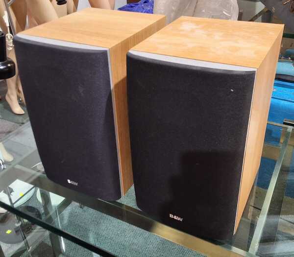 BOWERS AND WILKINS BOX SPEAKERS