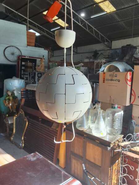 HANGING LIGHT