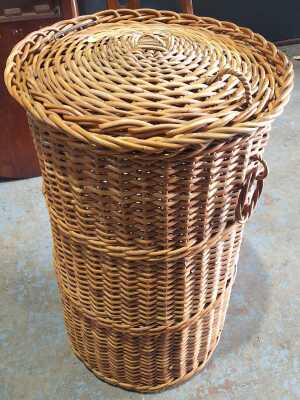 LAUNDRY HAMPER