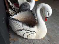 SWAN PLANTER