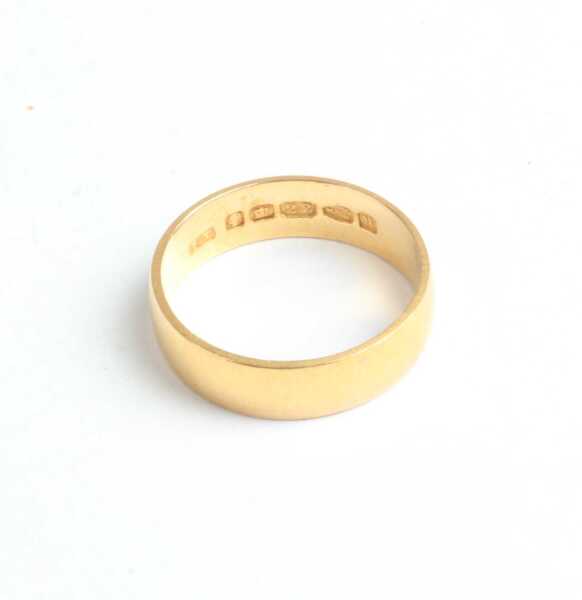 GOLD RING