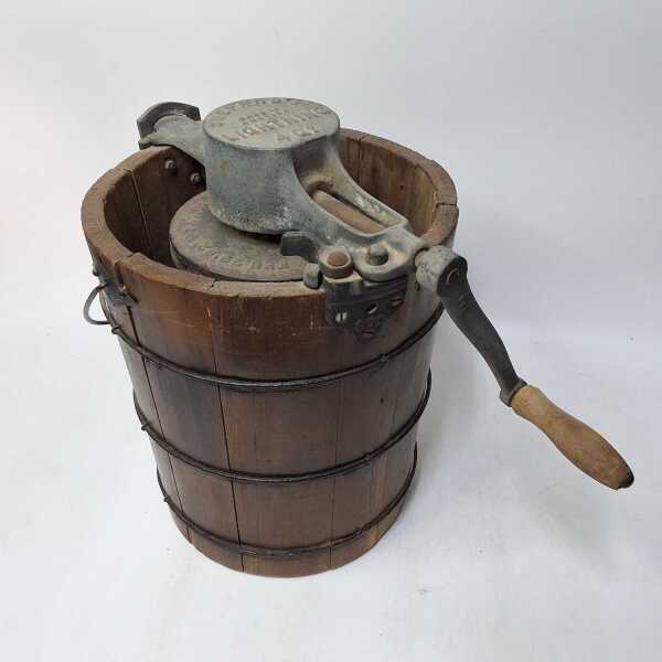 ICE CREAM MAKER