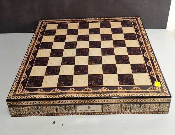 CHESS SET
