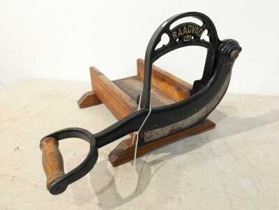 BREAD SLICER
