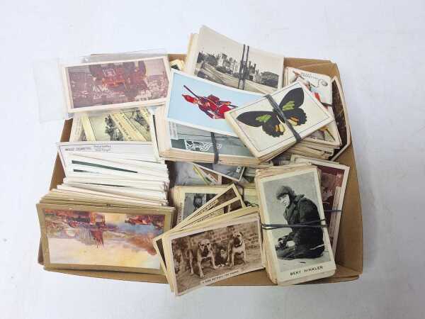 CIGARETTE CARDS